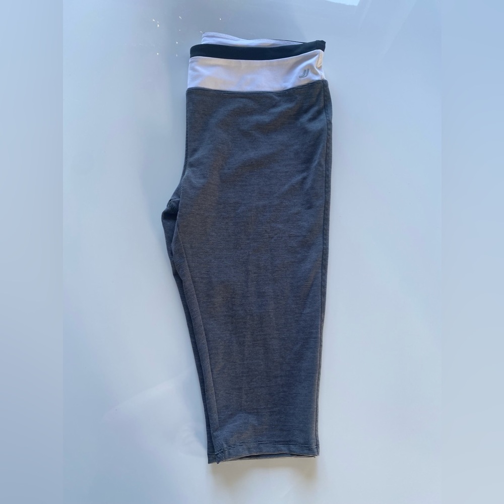 Joe Fresh Black & White Striped Active 3/4 Legging - Large